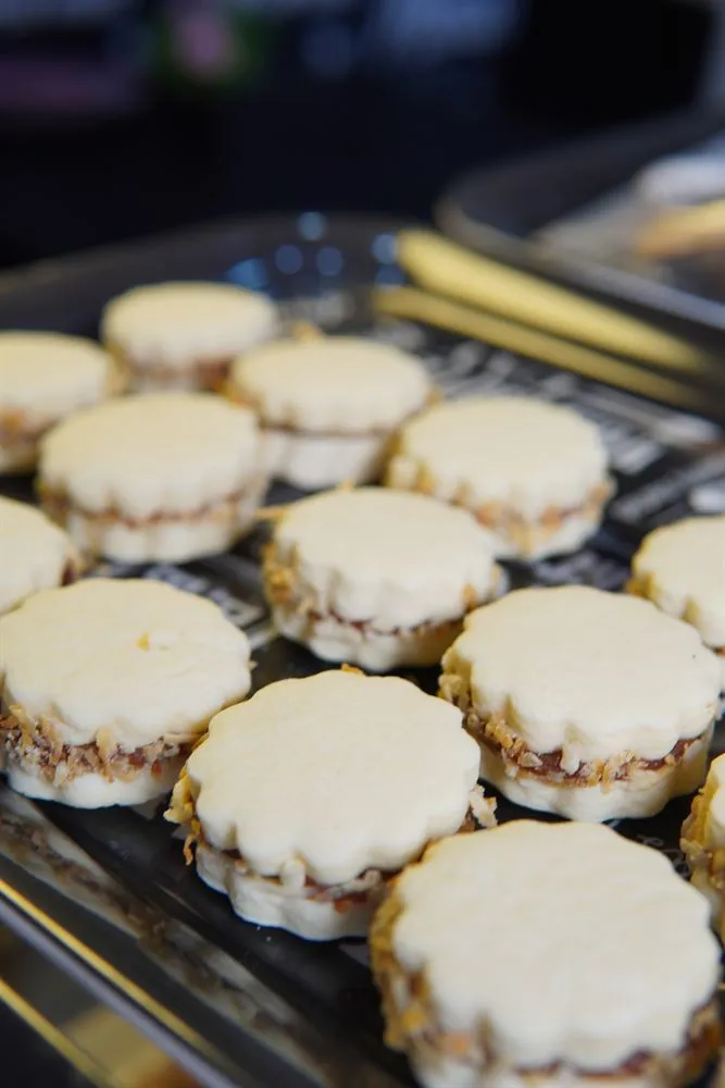 Bandeja de alfajores rellenos